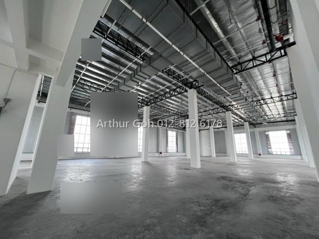 Upper-floor industrial space